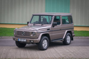 Afbeelding 2/30 van Mercedes-Benz 300 GE (SWB) (1991)