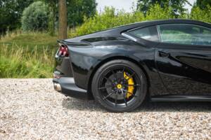 Immagine 17/22 di Ferrari 812 Superfast (2018)