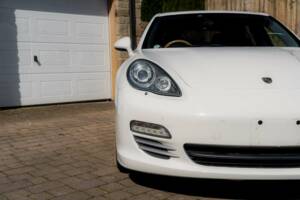 Bild 12/50 von Porsche Panamera 4S (2010)