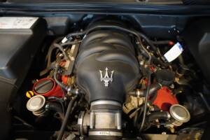 Image 18/23 of Maserati Quattroporte Sport GT S 4.7 (2012)