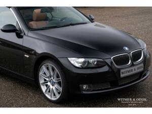 Image 23/32 de BMW 335i (2008)