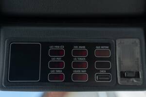 Bild 41/50 von BMW 320i (1989)