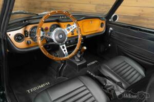 Image 17/19 of Triumph TR 6 (1971)