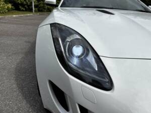 Image 33/50 of Jaguar F-Type (2014)