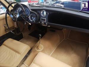 Bild 33/50 von Aston Martin DB 2&#x2F;4 Mk III (1958)