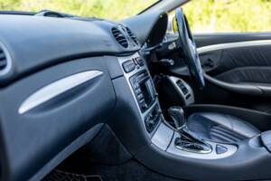 Image 28/50 of Mercedes-Benz CLK 55 AMG (2003)