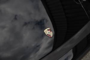 Image 25/108 de Porsche 911 Carrera 3.2 (1989)