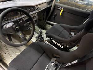 Imagen 18/32 de Mercedes-Benz 190 E 2.5-16 Evolution II (1993)