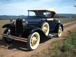 Image 4/60 of Ford Model A De Luxe (1931)