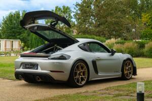 Image 14/100 of Porsche 718 Cayman GT4 RS Weissach (2024)