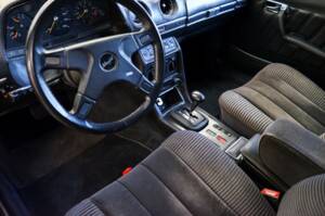 Image 25/36 de Mercedes-Benz 280 E (1982)