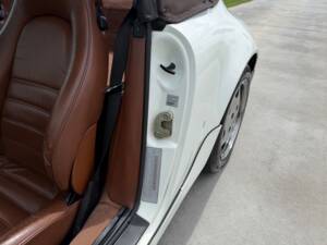 Image 22/62 of Porsche 911 Carrera 2 (1990)