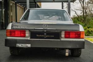 Image 8/40 of Mercedes-Benz 350 SLC (1973)