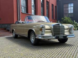 Image 38/39 de Mercedes-Benz 280 SE (1968)