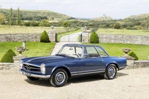 Image 1/44 of Mercedes-Benz 230 SL (1966)