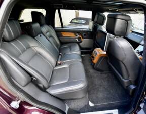Image 36/50 of Land Rover Range Rover V8 SV Autobiography (2018)