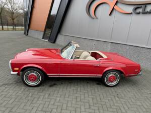Image 7/36 de Mercedes-Benz 280 SL (1968)