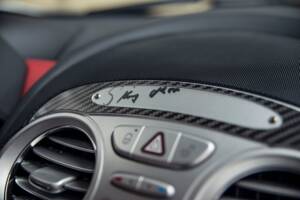 Image 44/61 of Mercedes-Benz SLR McLaren (2004)