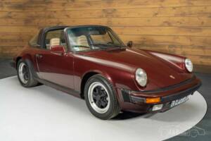 Image 3/19 of Porsche 911 Carrera 3.2 (1984)
