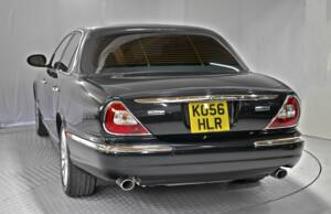 Image 14/50 of Jaguar XJ 8 4.2 (2006)