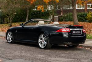 Image 4/30 de Jaguar XKR (2009)