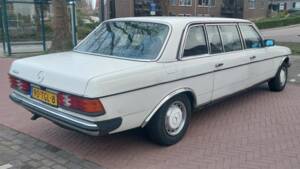 Afbeelding 7/8 van Mercedes-Benz 250 lang (1984)