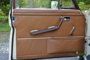 Image 21/49 of Mercedes-Benz 280 SE 3,5 (1972)