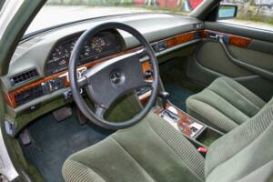 Bild 12/21 von Mercedes-Benz 280 SE (1985)