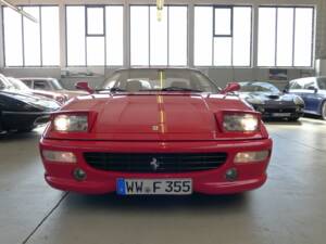 Afbeelding 24/41 van Ferrari F 355 Berlinetta (1995)