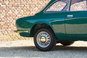 Bild 15/50 von Alfa Romeo Giulia 1300 GT Junior (1972)