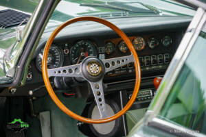 Image 36/61 de Jaguar Type E (2+2) (1969)