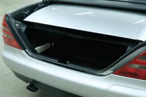Immagine 11/50 di Mercedes-Benz SLK 230 Kompressor (1996)