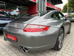 Bild 8/27 von Porsche 911 Carrera 4S (2007)