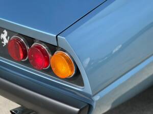 Bild 25/54 von Ferrari 365 GT4 2+2 (1975)