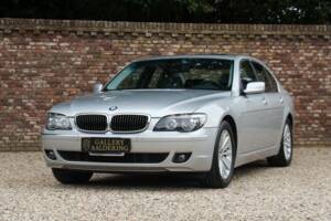 Immagine 26/50 di BMW 750i (2007)