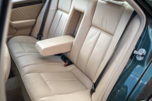 Bild 52/74 von Mercedes-Benz C 280 (1993)