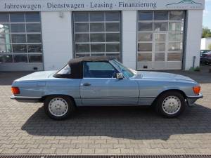 Image 25/35 de Mercedes-Benz 560 SL (1987)