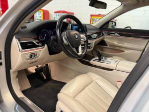 Bild 11/23 von BMW 730d (2016)