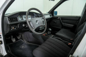 Image 11/50 de Mercedes-Benz 190 D (1986)