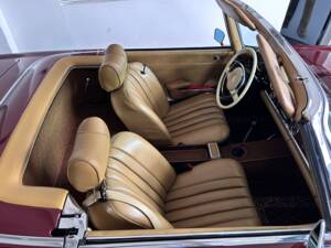 Image 17/40 de Mercedes-Benz 280 SL (1968)