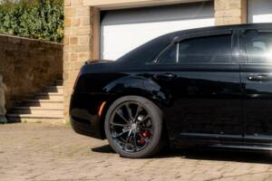 Image 25/50 de Chrysler 300 SRT8 (2017)