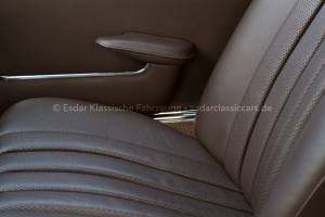 Image 21/26 of Mercedes-Benz 230 SL (1966)