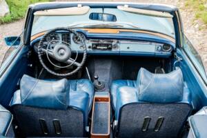 Image 4/5 de Mercedes-Benz 280 SL (1970)