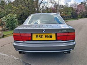 Bild 25/26 von BMW 850i (1991)