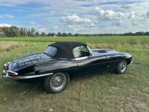 Image 4/23 de Jaguar Type E 4.2 (1964)