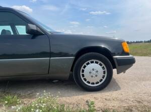 Image 42/81 de Mercedes-Benz 300 TE 4-Matic (1992)