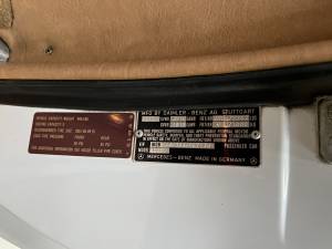 Image 24/26 of Mercedes-Benz 560 SL (1987)