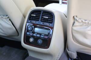 Imagen 64/77 de Jaguar XJ 8 4.2 (2005)