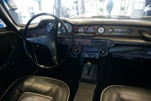 Image 10/33 of Volvo 1800 ES (1972)