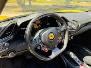 Image 12/18 of Ferrari 488 Spider (2018)